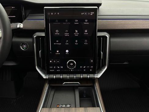 New 2026 GMC Acadia Denali Ultimate w/ LPO, Floor Liner Package AWD/4WD image 34