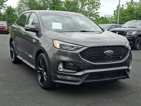 Used 2020 Ford Edge ST w/ Equipment Group 401A AWD/4WD image 2