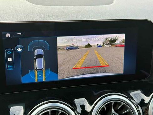 Certified 2025 Mercedes-Benz GLA 250 4MATIC image 24