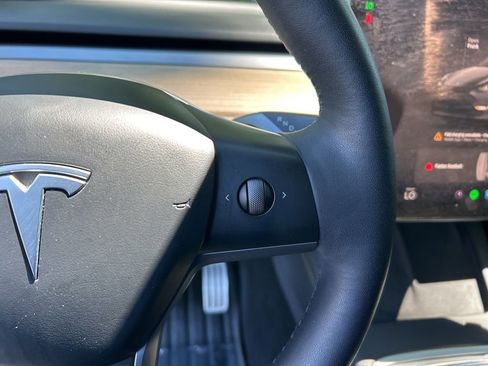Used 2023 Tesla Model Y Performance AWD/4WD image 19