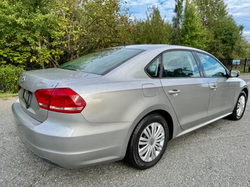 Used 2014 Volkswagen Passat 1.8T S image 38