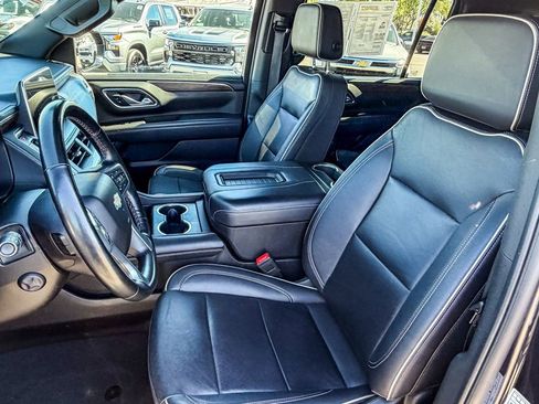 Used 2023 Chevrolet Suburban Premier image 40
