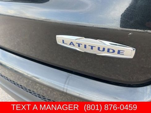 Used 2024 Jeep Compass Latitude AWD/4WD image 11