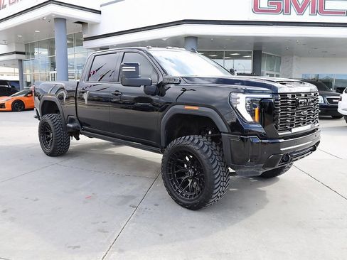 Used 2024 GMC Sierra 3500 Denali w/ Denali Reserve Package AWD/4WD image 8