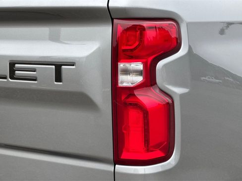 Certified 2023 Chevrolet Silverado 1500 ZR2 w/ Technology Package image 34