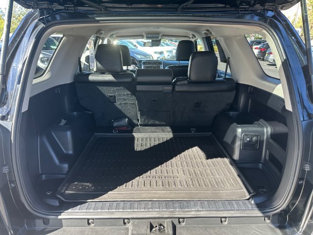 Used 2024 Toyota 4Runner SR5 AWD/4WD image 19