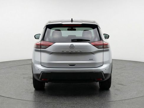 Used 2025 Nissan Rogue SV image 7