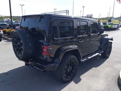 Used 2021 Jeep Wrangler Unlimited Sahara image 6