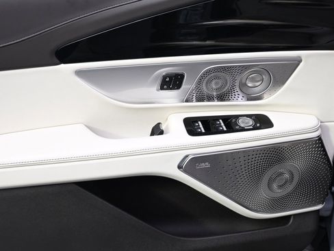 New 2026 Lincoln Nautilus Black Label image 22