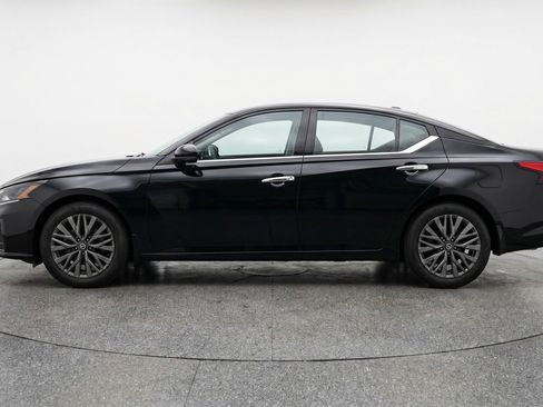 Used 2025 Nissan Altima 2.5 SV FWD image 5
