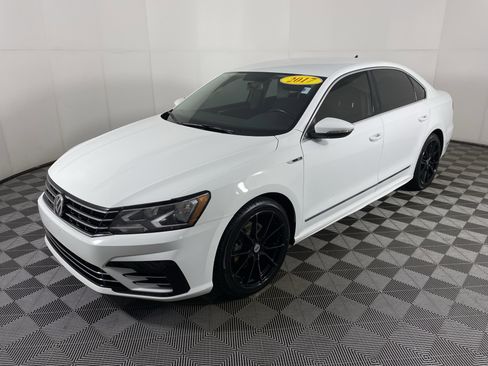 Used 2017 Volkswagen Passat 1.8T R-Line image 10