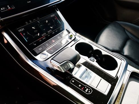 Used 2022 Audi Q7 3.0T Premium image 16