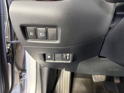 Used 2018 Toyota C-HR XLE FWD image 13