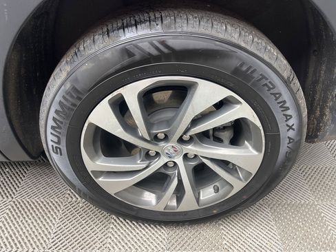 Used 2023 Buick Envision Essence image 29