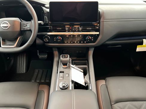 New 2026 Nissan Pathfinder Platinum AWD/4WD image 13