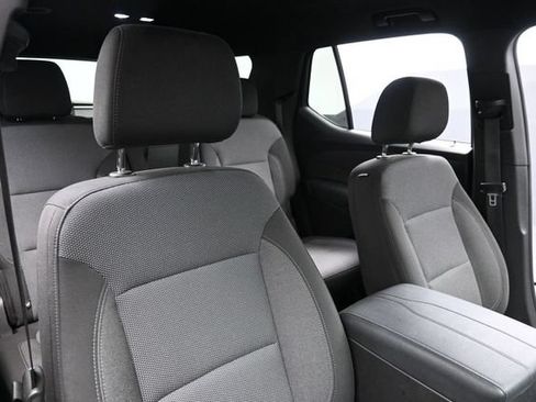 Used 2022 Chevrolet Traverse LT FWD image 31