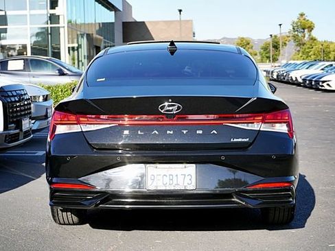 Used 2023 Hyundai Elantra Limited FWD image 9