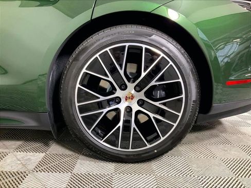 Used 2025 Porsche Taycan image 26