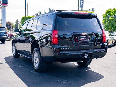 Used 2019 Chevrolet Suburban LT AWD/4WD image 13