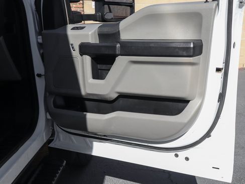 Used 2020 Ford F550 2WD Regular Cab Super Duty image 44