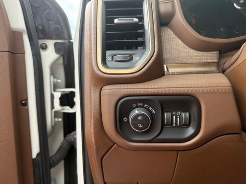 Used 2024 RAM 3500 Limited AWD/4WD image 13