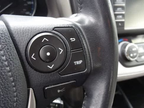 Used 2018 Toyota RAV4 Limited AWD/4WD image 13