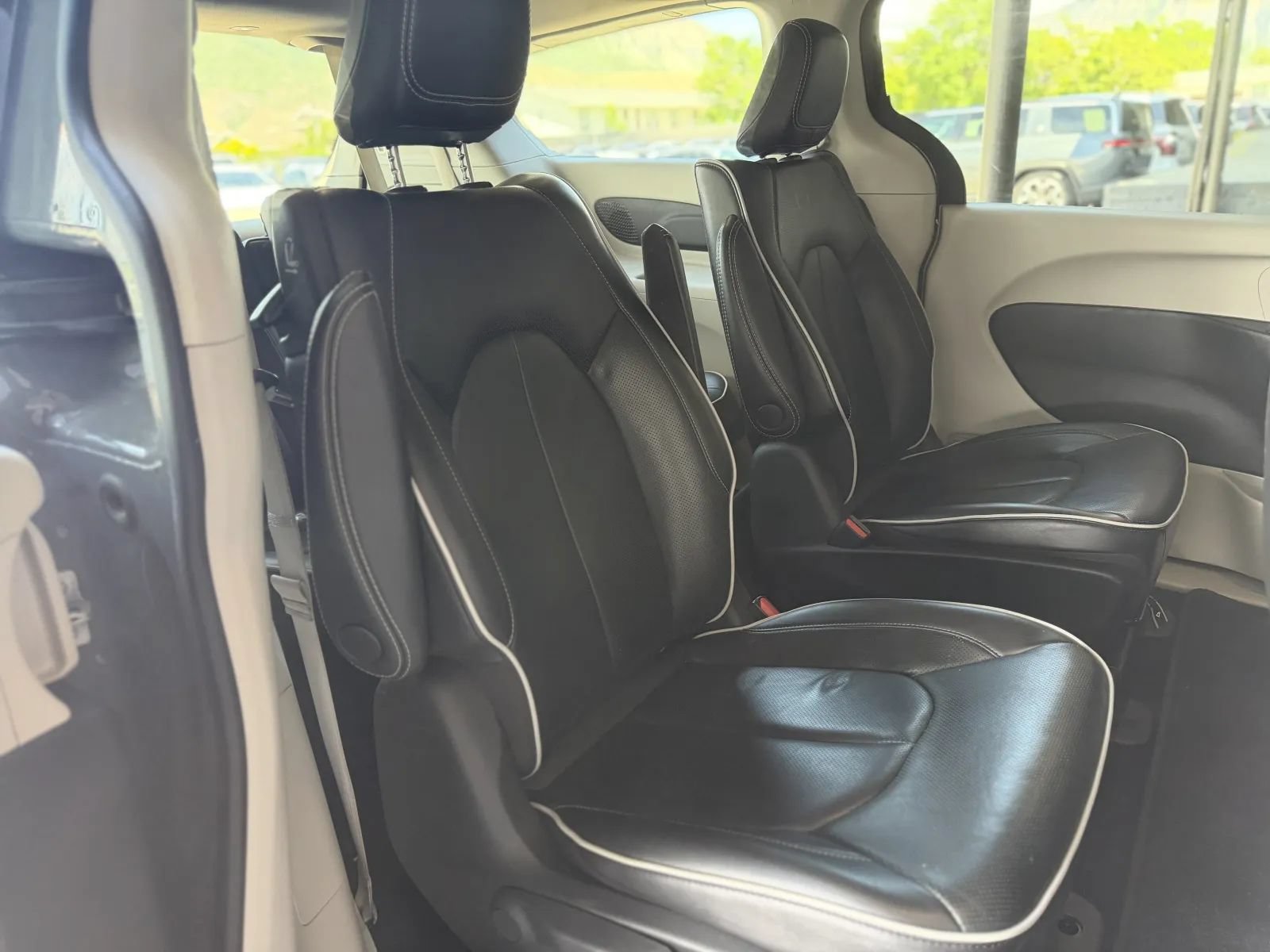Used 2022 Chrysler Pacifica Limited FWD image 20