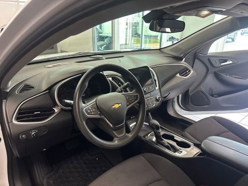 Used 2023 Chevrolet Malibu LT FWD image 13