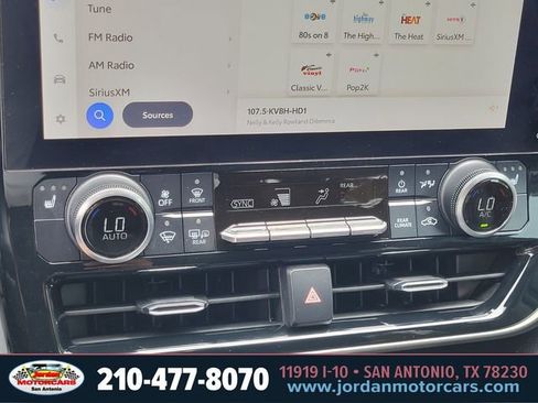 Used 2023 Toyota Highlander XLE FWD image 22