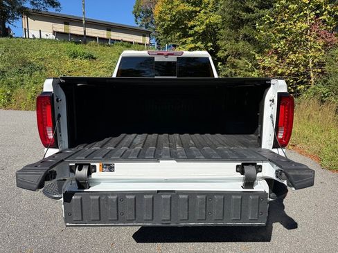 Used 2022 GMC Sierra 2500 AT4 w/ AT4 Preferred Package image 10