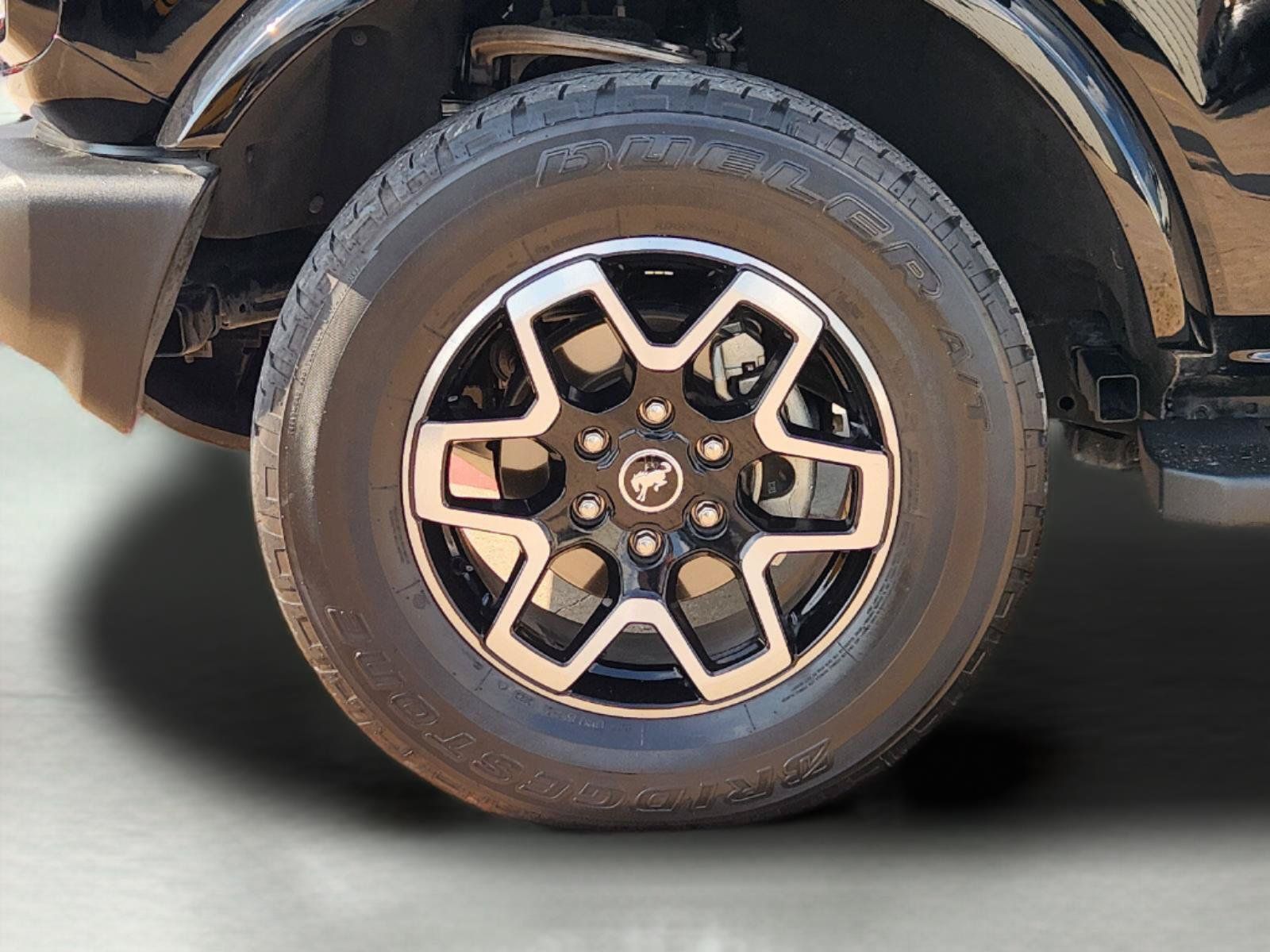 Used 2024 Ford Bronco Outer Banks AWD/4WD image 10