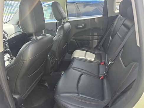 Used 2018 Jeep Compass Limited w/ Navigation Group AWD/4WD image 6