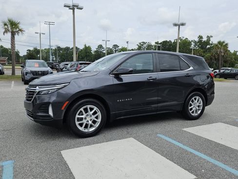 Used 2022 Chevrolet Equinox LT FWD image 2