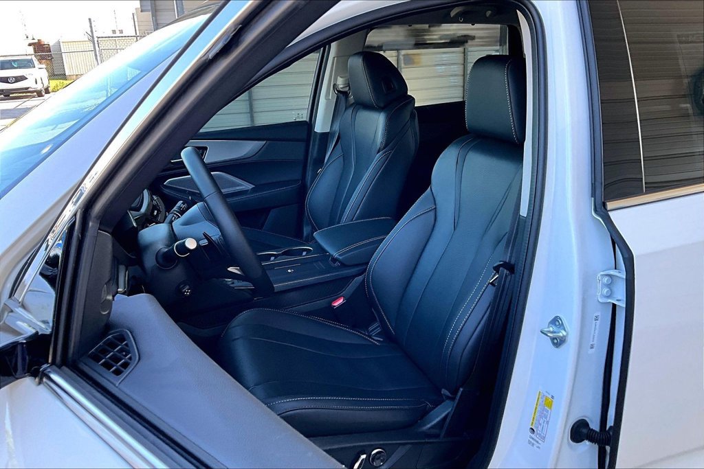 Certified 2026 Acura MDX w/ Technology Package FWD image 36