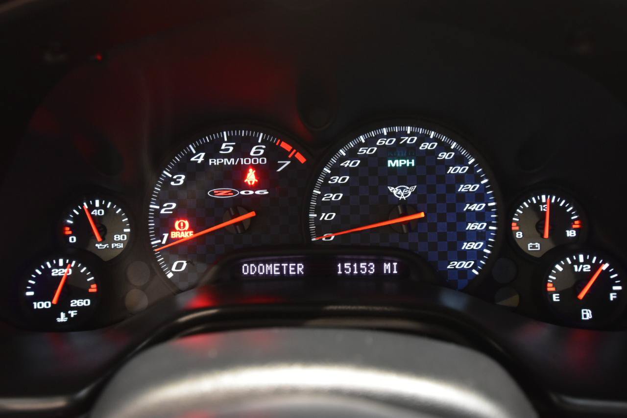 Used 2004 Chevrolet Corvette Z06 w/ Z06 Preferred Equipment Group RWD image 16