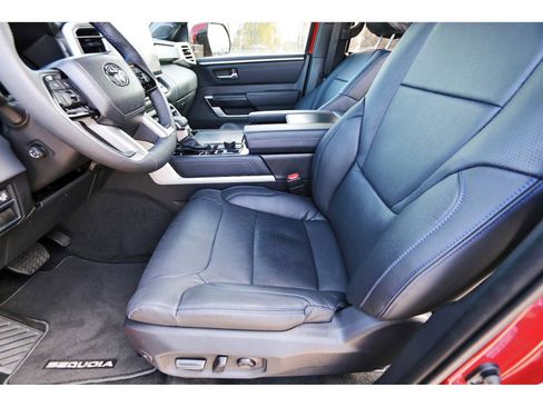 Used 2025 Toyota Sequoia Platinum image 10