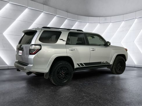 Used 2023 Toyota 4Runner TRD Off-Road Premium AWD/4WD image 4