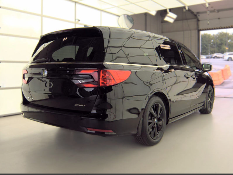 Used 2024 Honda Odyssey Sport image 2