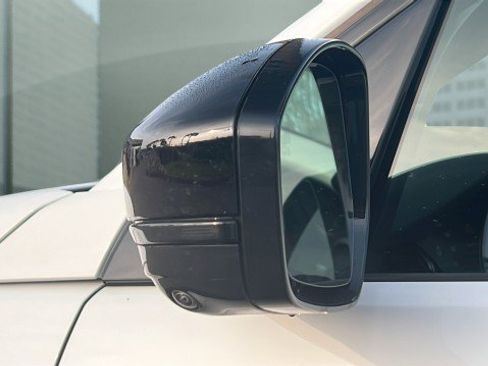 New 2025 Land Rover Discovery Sport S image 3