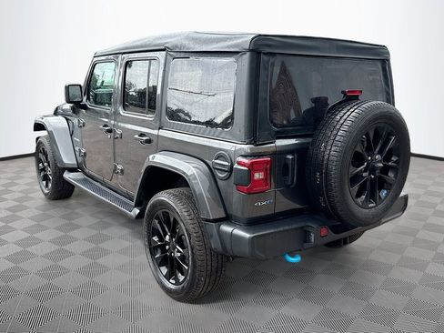 Used 2023 Jeep Wrangler Unlimited Sahara w/ Cold Weather Group image 8