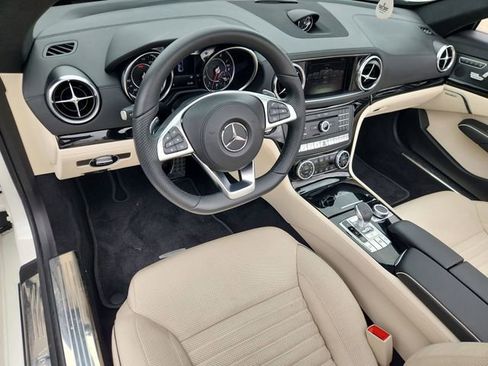 Used 2017 Mercedes-Benz SL 550 image 10