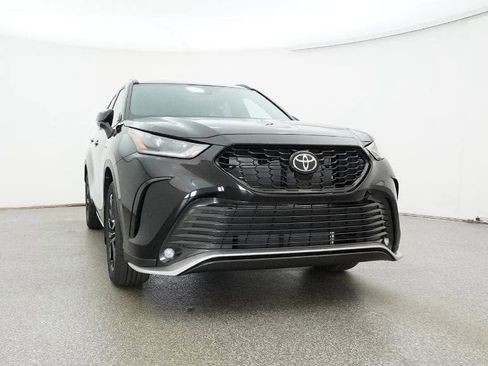 New 2026 Toyota Highlander XSE image 30
