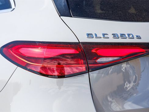 New 2025 Mercedes-Benz GLC 350e 4MATIC image 8