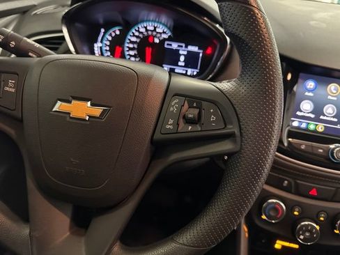 Used 2020 Chevrolet Trax LT FWD image 20