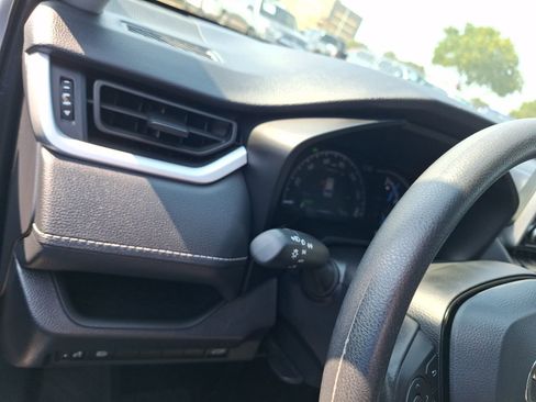 Used 2025 Toyota RAV4 XLE image 18