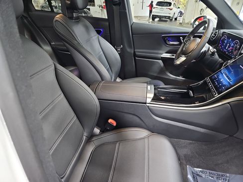 Certified 2025 Mercedes-Benz GLC 300 image 11