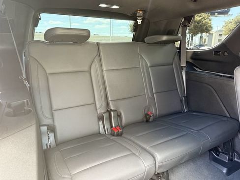 Certified 2024 Chevrolet Tahoe Z71 w/ Luxury Package AWD/4WD image 33