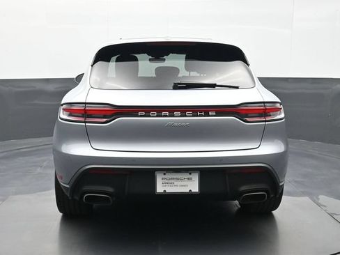 Certified 2025 Porsche Macan AWD/4WD image 22
