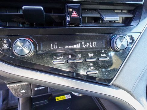 Used 2023 Toyota Camry XLE image 19