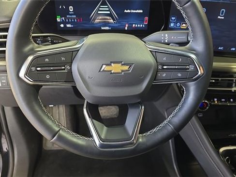 Used 2025 Chevrolet Traverse LT image 26